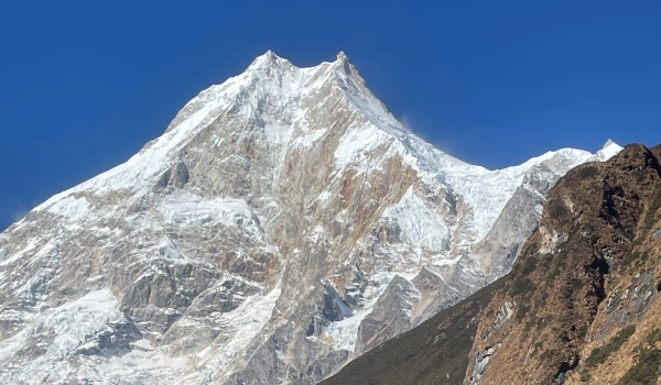 What is the cost for Manaslu Circuit trek ?