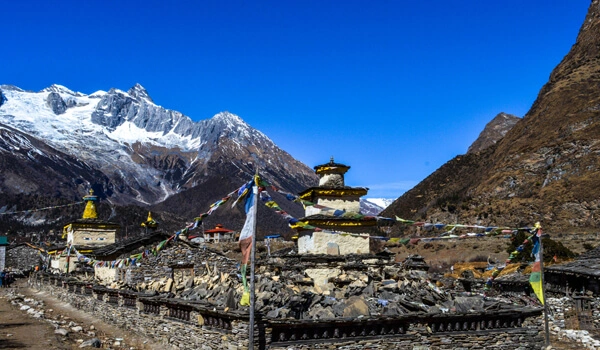 Trek to Manaslu